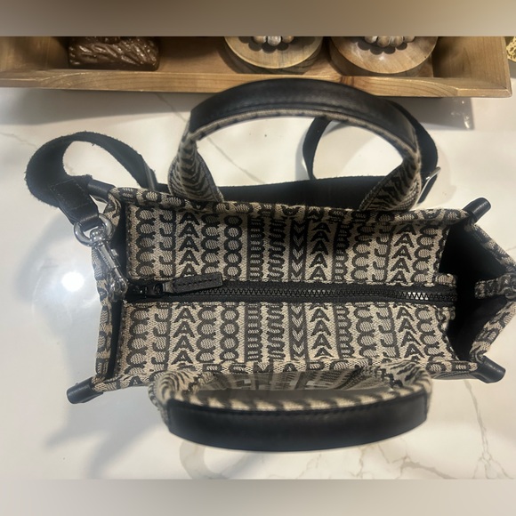 Excellent condition jacquard Marc Jacob’s “The Tote Bag” - Picture 4 of 7